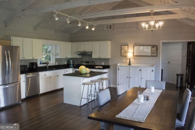 Stunning Mountain Retreat with Panoramic Views & Spacious