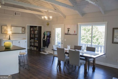 Stunning Mountain Retreat with Panoramic Views & Spacious