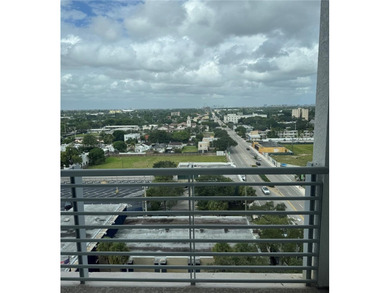 3BR 2BTH unit on the 11th Floor with great view of cruise ships