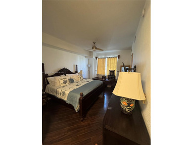 3BR 2BTH unit on the 11th Floor with great view of cruise ships