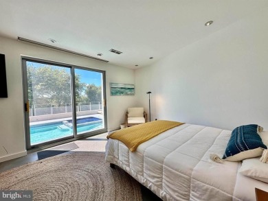 NEW PRICE! STUNNING ULTRA- CUSTOM Contemporary 5 BD/4.5 BA