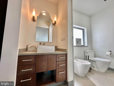 NEW PRICE! STUNNING ULTRA- CUSTOM Contemporary 5 BD/4.5 BA