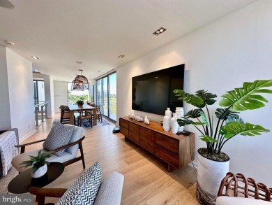 NEW PRICE! STUNNING ULTRA- CUSTOM Contemporary 5 BD/4.5 BA