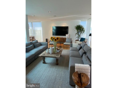 NEW PRICE! STUNNING ULTRA- CUSTOM Contemporary 5 BD/4.5 BA