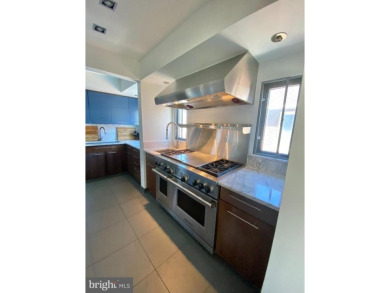 NEW PRICE! STUNNING ULTRA- CUSTOM Contemporary 5 BD/4.5 BA