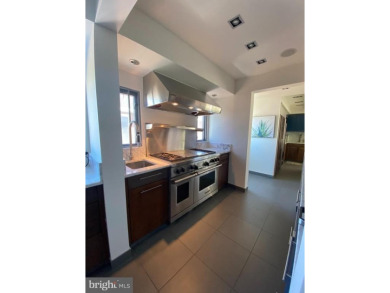 NEW PRICE! STUNNING ULTRA- CUSTOM Contemporary 5 BD/4.5 BA