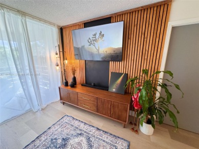 Beautifully renovated 2BD/2BA condo in highly sought-after Pine