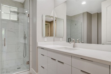 STUNNING 3-BEDROOM MIRA VILLA CONDO WITH PANORAMIC VIEWS! MODERN