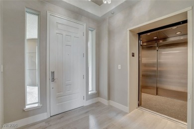 STUNNING 3-BEDROOM MIRA VILLA CONDO WITH PANORAMIC VIEWS! MODERN