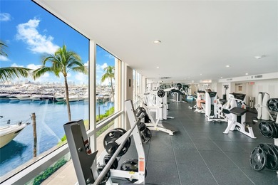 Perfect full time or vacation condo located in south of fifth