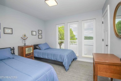 Turn-Key Lakefront Living on Ft. Loudoun Lake! Experience the