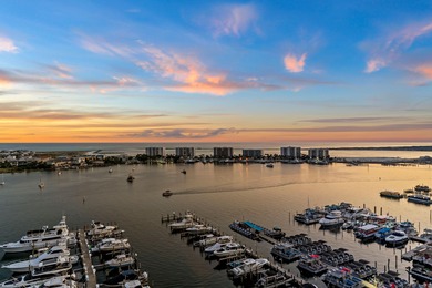 Welcome to Penthouse 1201 located in the iconic Destin Yacht