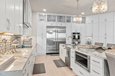 Welcome to Penthouse 1201 located in the iconic Destin Yacht