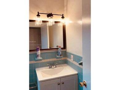 Lovely 1-Bed, 1- bathroom unit in a very well-maintained 55 plus