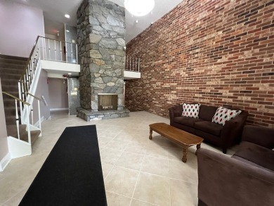 Welcome to 850 South Lorraine! Spacious third floor condo