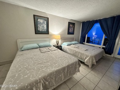 Corner DIRECT OCEAN FRONT efficiency with amazing views. Enjoy