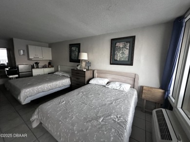 Corner DIRECT OCEAN FRONT efficiency with amazing views. Enjoy