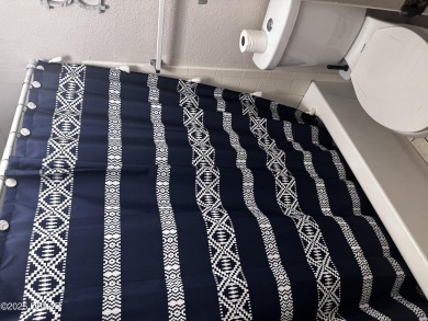 Corner DIRECT OCEAN FRONT efficiency with amazing views. Enjoy