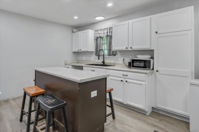 Charming Woodville Retreat - Just South of Tallahassee Tucked