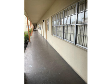 Welcome to Sutton House Condominium in exclusive Sans Souci Blvd