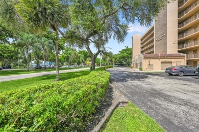 Bright and Spacious 1 bedroom 2 bath condo on high-floor