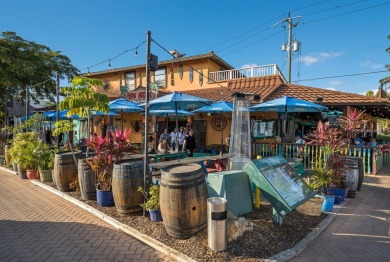 One or more photo(s) has been virtually staged. Experience