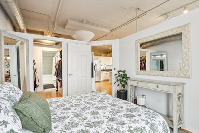 Bright, move-in ready 2BD/2BA loft in University Village with