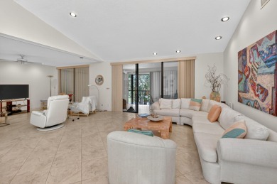 Spacious & Elegant 3BR + Den, 2BA with Lake Views in Hunters