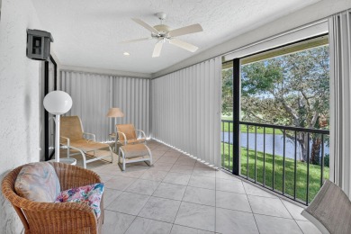 Spacious & Elegant 3BR + Den, 2BA with Lake Views in Hunters