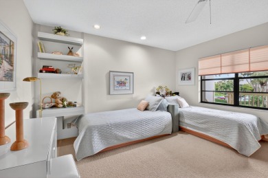 Spacious & Elegant 3BR + Den, 2BA with Lake Views in Hunters