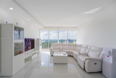 Beautiful newly remodeled penthouse located in desirable North