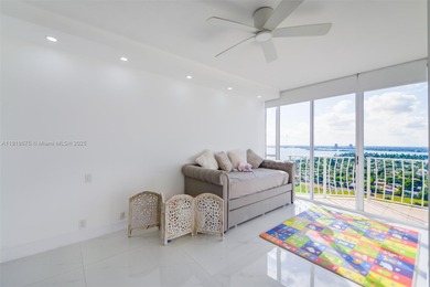 Beautiful newly remodeled penthouse located in desirable North