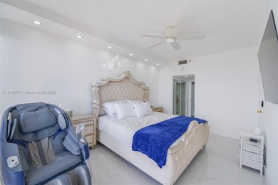 Beautiful newly remodeled penthouse located in desirable North