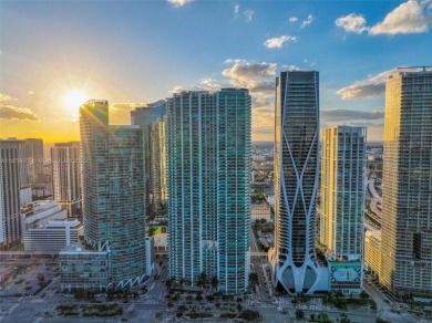 Spectacular bay, ocean & Miami Beach skyline views from this