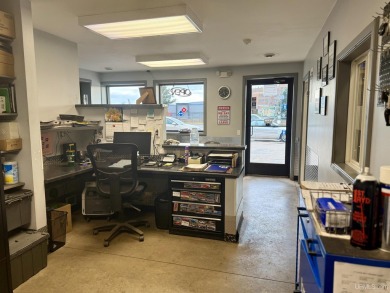 Turnkey Auto Service Facility & Business Opportunity. Built in