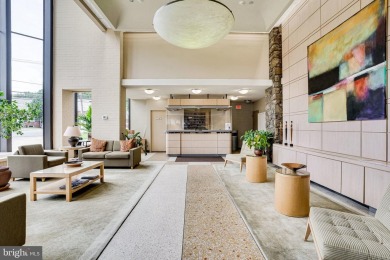 ALL UTILITIES INCLUDED Live in Style at the Center of It All -