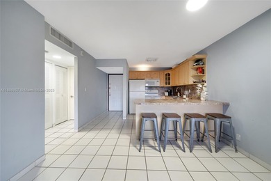 Beautifully maintained 1-bedroom, 1-bathroom condo with 770 sq