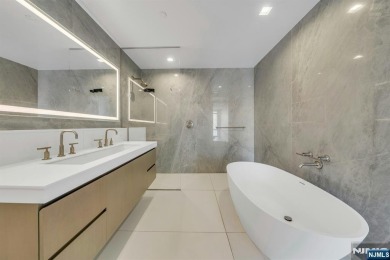 Welcome to One Park #1009 aEUR* High-Floor Luxury with Iconic