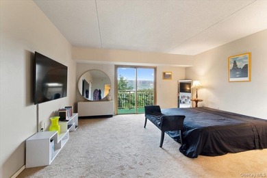 Stunning 9th-floor apartment at The Riverwatch, one of