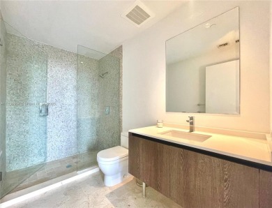 Located in the heart of Brickell this stunning 2bed/2bath