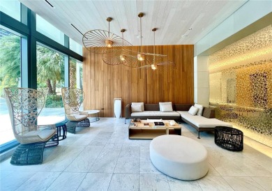 Located in the heart of Brickell this stunning 2bed/2bath