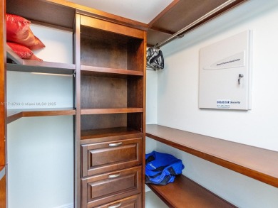 Stunning modern condo in the heart of Sunny Isles with