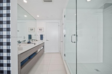 Residence 3904 at Iconbay. Enjoy the amazing Biscayne Bay Views