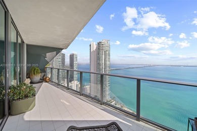 Residence 3904 at Iconbay. Enjoy the amazing Biscayne Bay Views