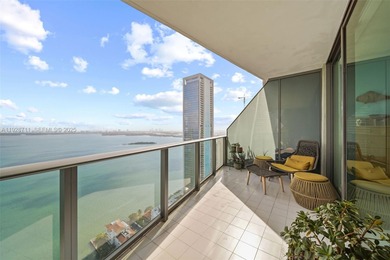 Residence 3904 at Iconbay. Enjoy the amazing Biscayne Bay Views