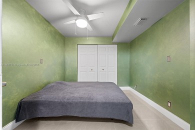 Priced to sell! 
Great high floor convertible condo with great