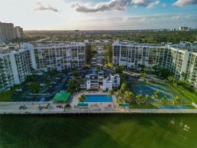 Priced to sell! 
Great high floor convertible condo with great