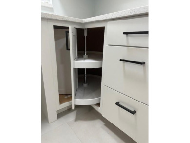 !! FANTASTIC LOCATION. ** condo in the heart of Coral Springs