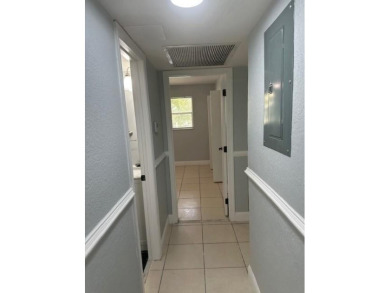 !! FANTASTIC LOCATION. ** condo in the heart of Coral Springs