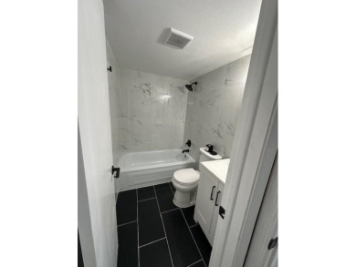 !! FANTASTIC LOCATION. ** condo in the heart of Coral Springs